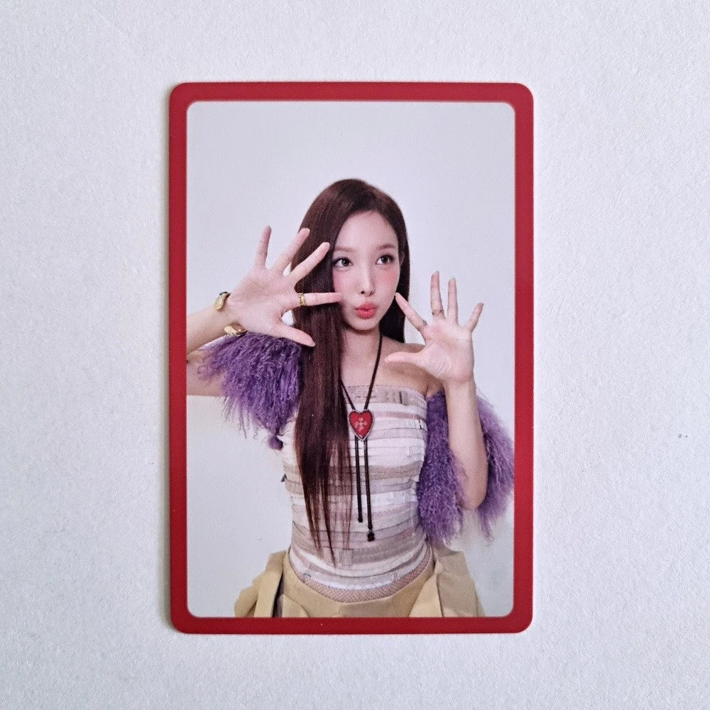 Twice Nayeon Photocard - TEN: The Story Goes On (Cast Ver. - BENEFICIO DE PRE-ORDEN)