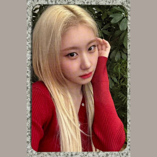 ITZY Chaeryeong Photocard - Gold (MusicKorea POB)
