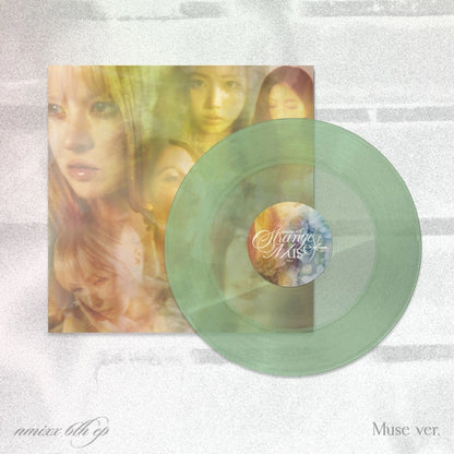 (1ra PRE-ORDEN) NMIXX - Strange Muse [LP Ver. - Random Ver.]