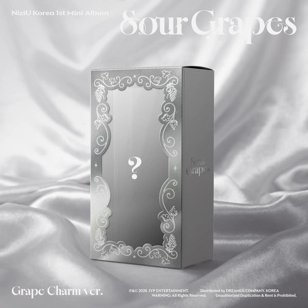 (PRE-ORDEN) NiziU - Korea 1st Mini Album [Sour Grapes] (Grape Charm Ver.)