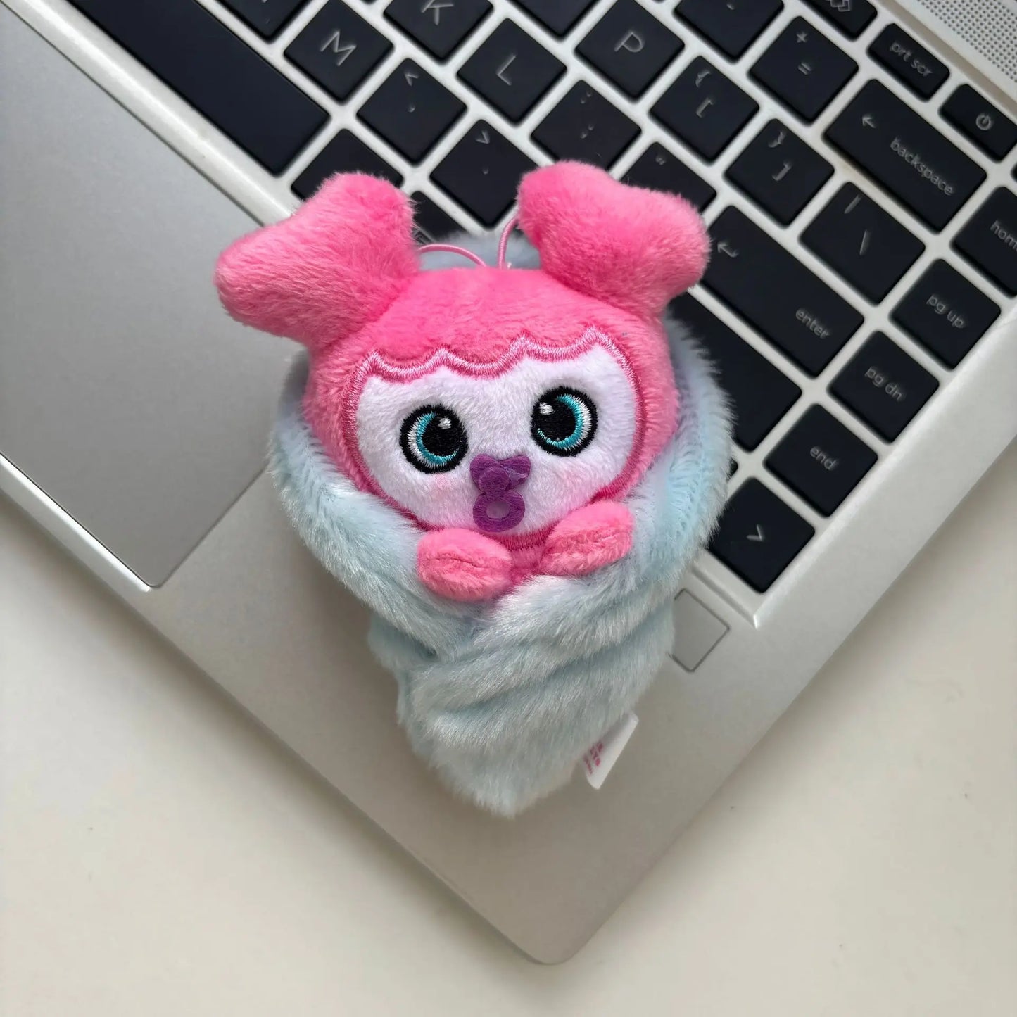 TWICE – BABY LOVELY PLUSH FANMADE (ENTREGA INMEDIATA)