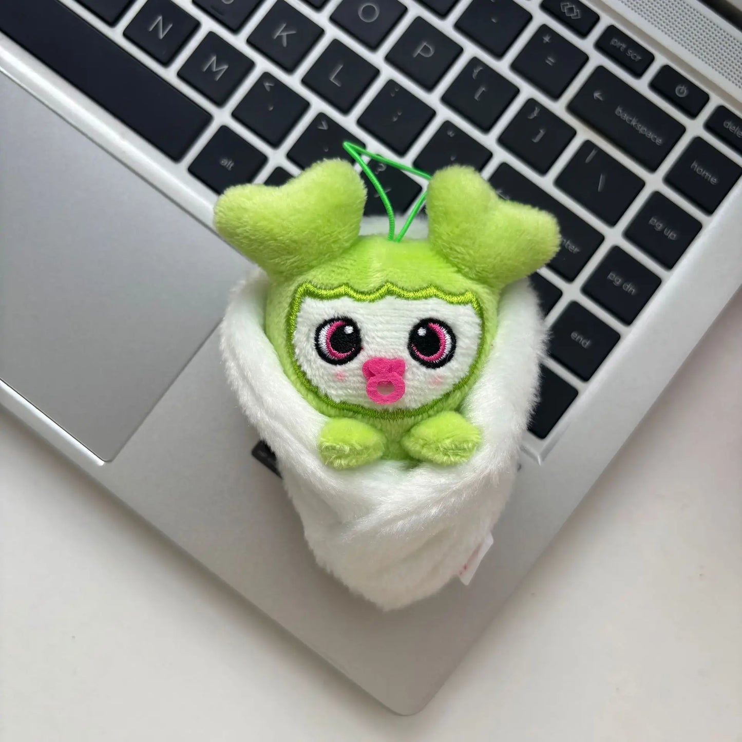 TWICE – BABY LOVELY PLUSH FANMADE (ENTREGA INMEDIATA)