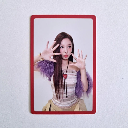 Twice Nayeon Photocard - TEN: The Story Goes On (Cast Ver. - BENEFICIO DE PRE-ORDEN)